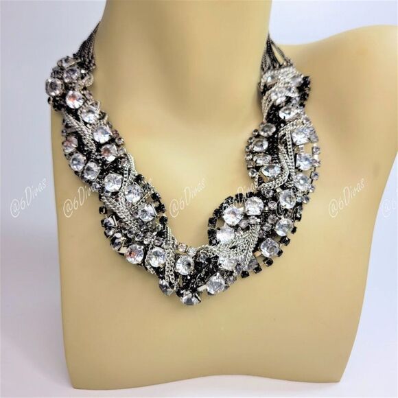 SILVER and Crystal Necklace - Picture 4 of 9